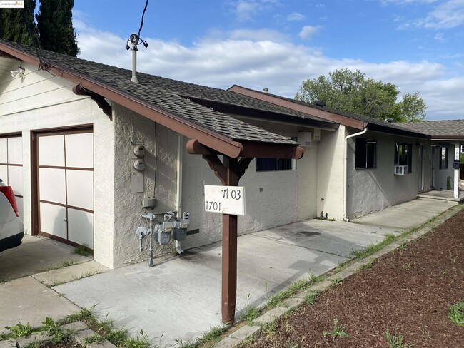 1703 Noia Ave in Antioch, CA - Building Photo - Building Photo