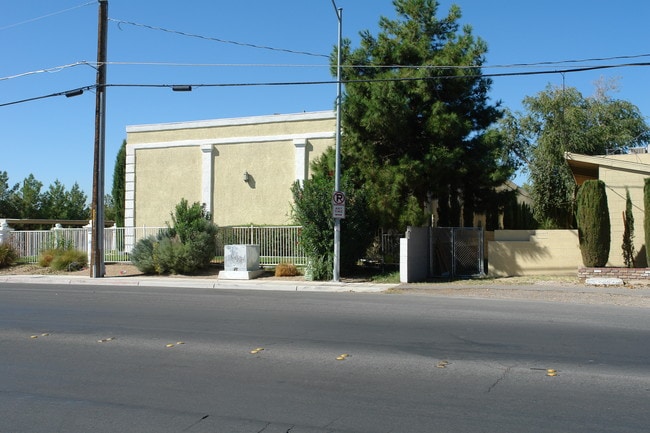 1865 N Walnut Rd in Las Vegas, NV - Building Photo - Building Photo