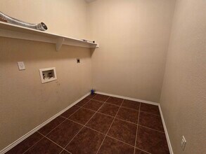 123 Veracruz Dr in Laredo, TX - Building Photo - Building Photo
