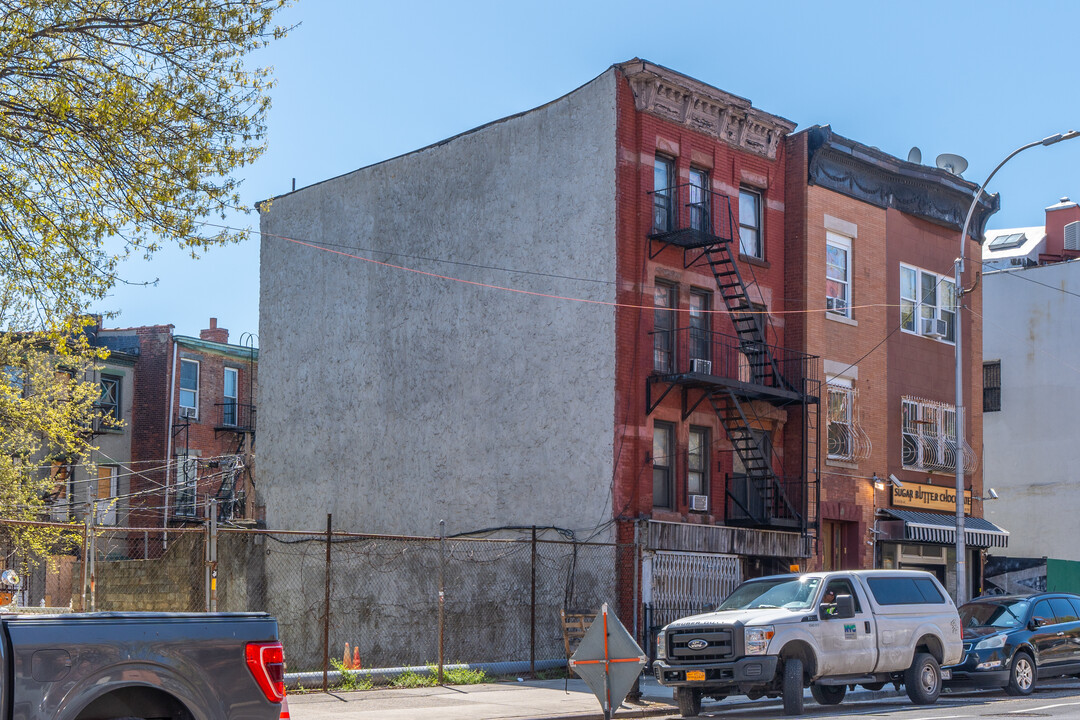 1411 Bedford Ave in Brooklyn, NY - Building Photo