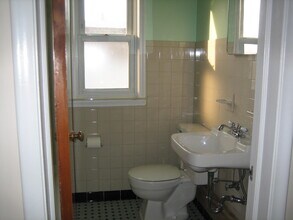 12027 Moran St, Unit Upper in Hamtramck, MI - Building Photo - Building Photo