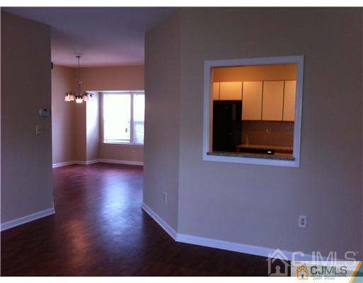 26 James Buchanan Dr in Monroe Township, NJ - Foto de edificio