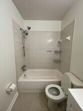 1860 Massachusetts Ave NE, Unit 306 in St. Petersburg, FL - Building Photo - Building Photo