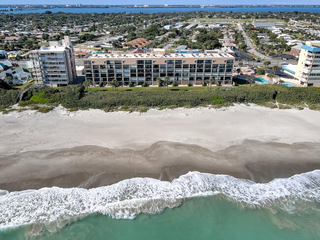 995 N Hwy A1A in Indialantic, FL - Building Photo - Building Photo