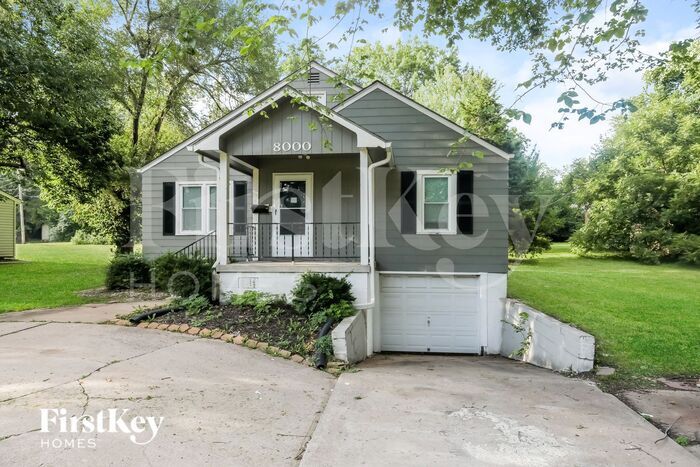 8000 E 87th St in Raytown, MO - Building Photo