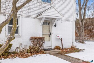 3 New Hampshire Dr in New Britain, CT - Building Photo - Building Photo