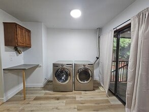 13454 Crestview Dr in Surrey, BC - Building Photo - Building Photo