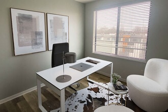 River Rock Apartments in Mishawaka, IN - Foto de edificio - Building Photo