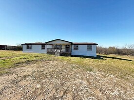 348 Coyote Trail in Rhome, TX - Building Photo