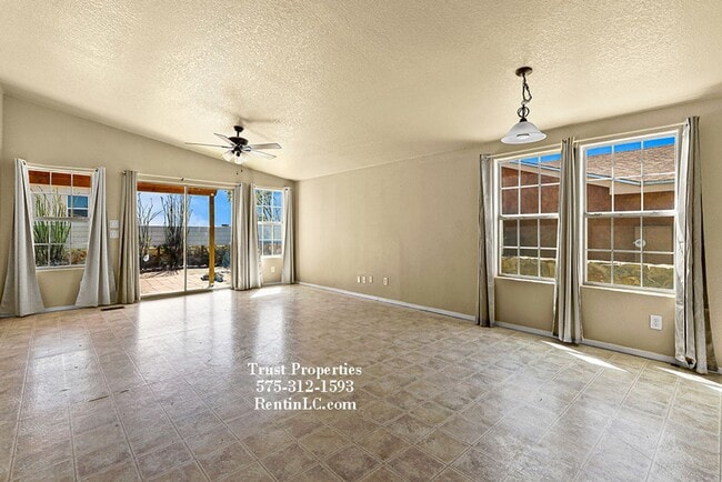 2729 Ben Boldt Pl in Las Cruces, NM - Foto de edificio - Building Photo