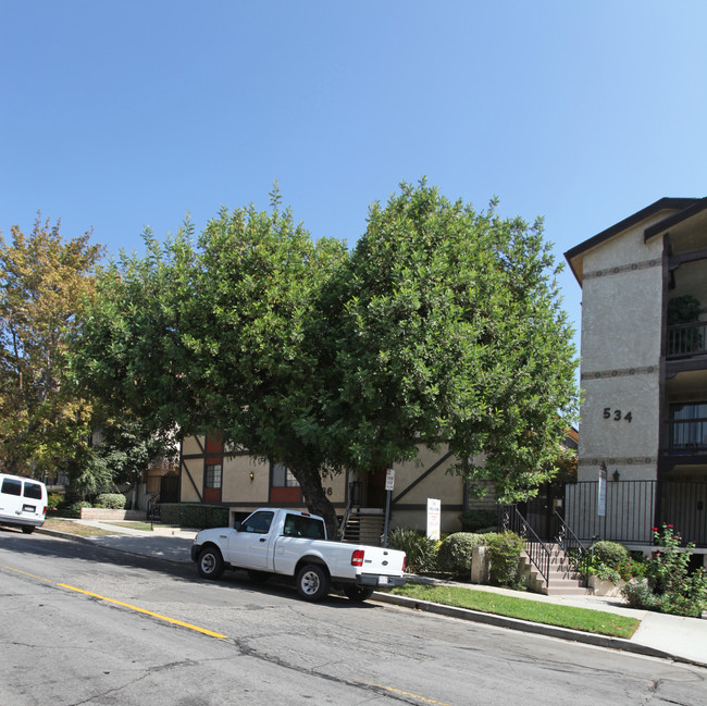 536 E Cypress Ave in Burbank, CA - Building Photo - Building Photo