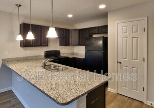 5569 Cabot Dr N in Jacksonville, FL - Building Photo - Building Photo