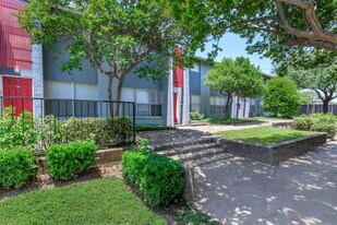 Bel Air Oaks Apartments