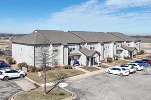 Glenshire Court Apartments in Glenpool, OK - Building Photo