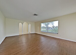 4444 NE 29th Ave in Lighthouse Point, FL - Building Photo - Building Photo