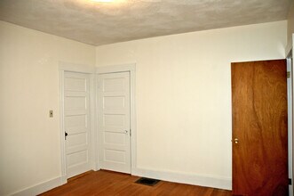 5 Davis Rd in Belmont, MA - Building Photo - Building Photo