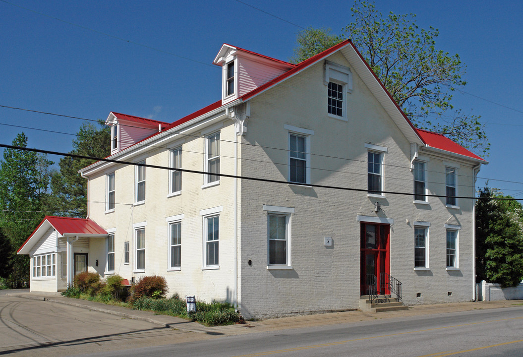 326 E Main St in Gallatin, TN - Building Photo