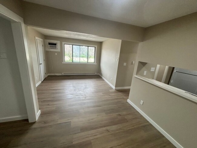property at 610 E 18th St