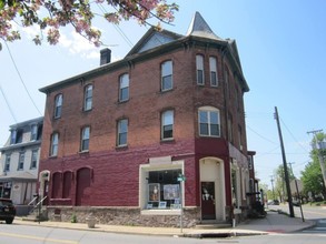 2 Mine St in Flemington, NJ - Foto de edificio - Building Photo