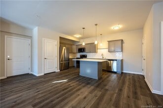 64 E Mitchell Ave in Cheshire, CT - Building Photo - Building Photo