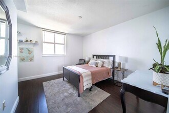 1250 S Miami Ave, Unit 2201 in Miami, FL - Building Photo - Building Photo
