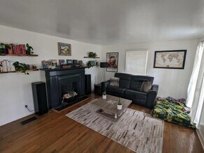 2403 Jarratt Ave in Austin, TX - Building Photo - Building Photo