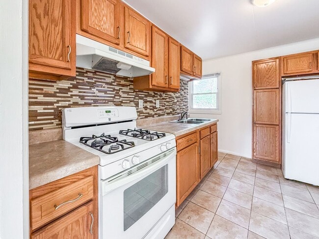 property at 1201 S Lynn St