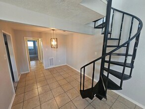 12239 W Village Dr in Houston, TX - Building Photo - Building Photo