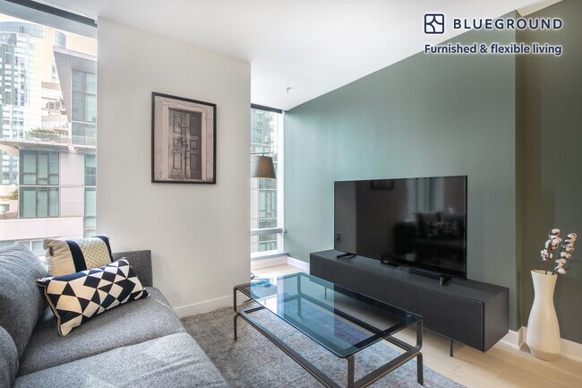 340 Fremont St in San Francisco, CA - Building Photo - Building Photo