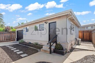 1765 Landana Dr in Concord, CA - Building Photo - Building Photo