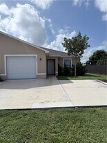 1210 Cape Coral Pkwy W in Cape Coral, FL - Building Photo