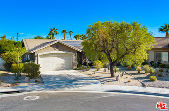 1661 Olga Way in Palm Springs, CA - Building Photo - Building Photo