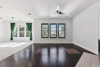 8110 Ranch Road 2222 in Austin, TX - Building Photo - Building Photo