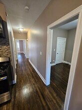 8539 S Colfax Ave, Unit First Floor Unit 1 in Chicago, IL - Foto de edificio - Building Photo