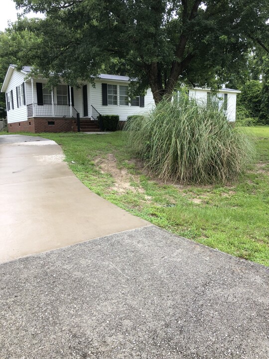 103 Moores Landing Rd in Hampstead, NC - Building Photo