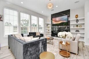 2401 Chapman St in Houston, TX - Building Photo