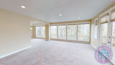 5500 NW 126th Terrace in Portland, OR - Building Photo - Building Photo