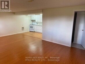 20 Hawthorne Rd in Mono, ON - Building Photo - Building Photo