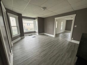 633 W North St, Unit 1 in Kalamazoo, MI - Building Photo - Building Photo