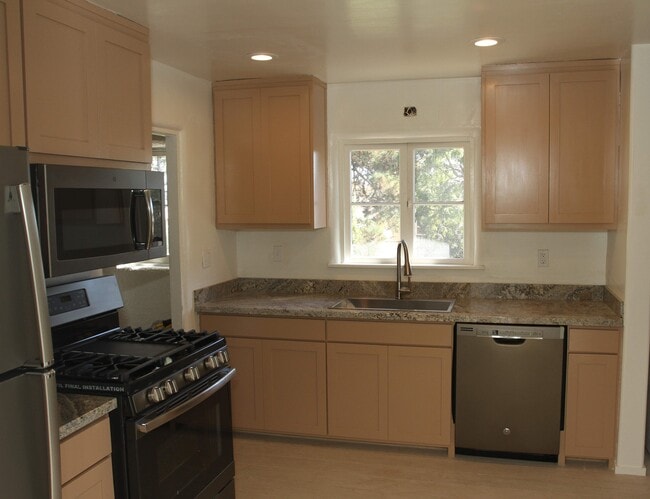 property at 1021 Wainwright St