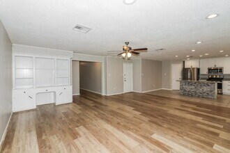 803 Beaumont St in League City, TX - Foto de edificio - Building Photo