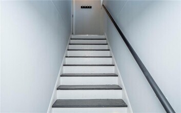 109 Haskins Ave in Tiverton, RI - Building Photo - Building Photo