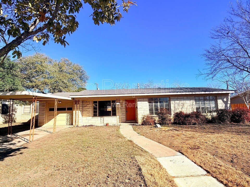 339 Waxwood Ln in San Antonio, TX - Building Photo