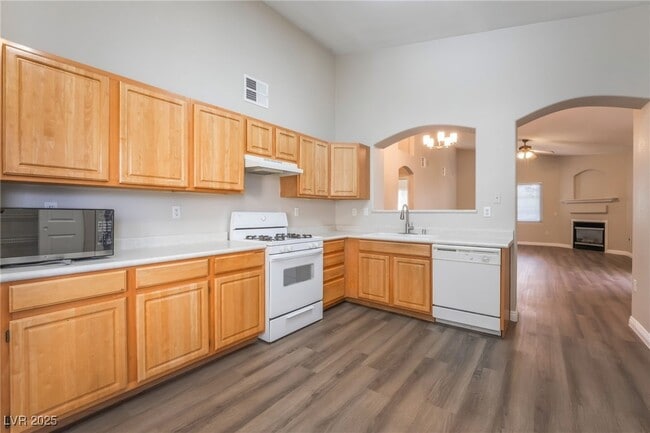 property at 3925 Lazy Pine St