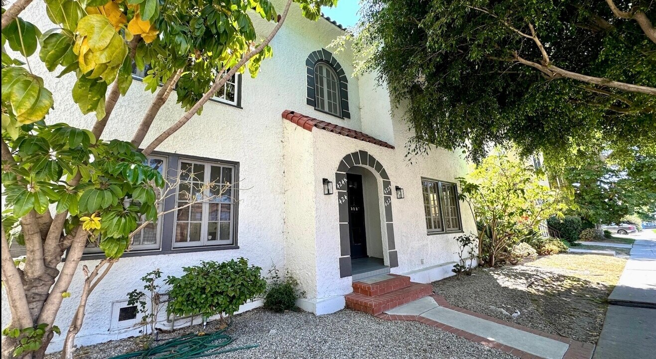 422 N Spaulding Ave, Unit L422 in Los Angeles, CA - Building Photo