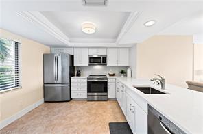 5250 Fox Hollow Dr-Unit -512 in Naples, FL - Building Photo - Building Photo