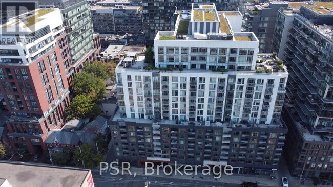 525 Adelaide St W in Toronto, ON - Building Photo - Building Photo