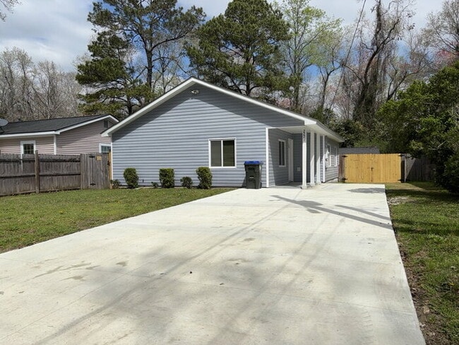 227 Challedon Dr in Summerville, SC - Building Photo - Building Photo