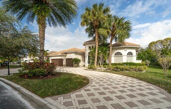 6404 NW 93rd Dr in Parkland, FL - Building Photo - Building Photo