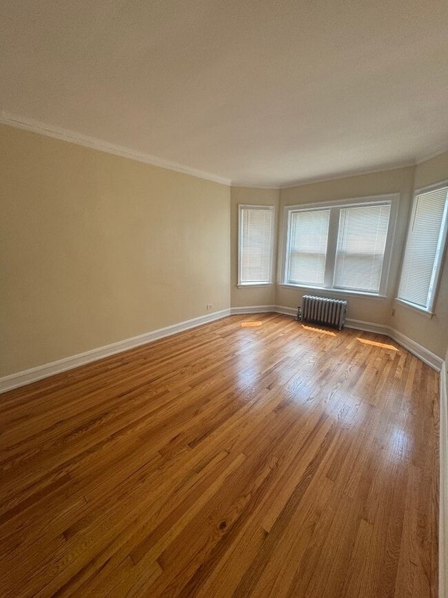 6214 N Mozart St in Chicago, IL - Building Photo - Building Photo